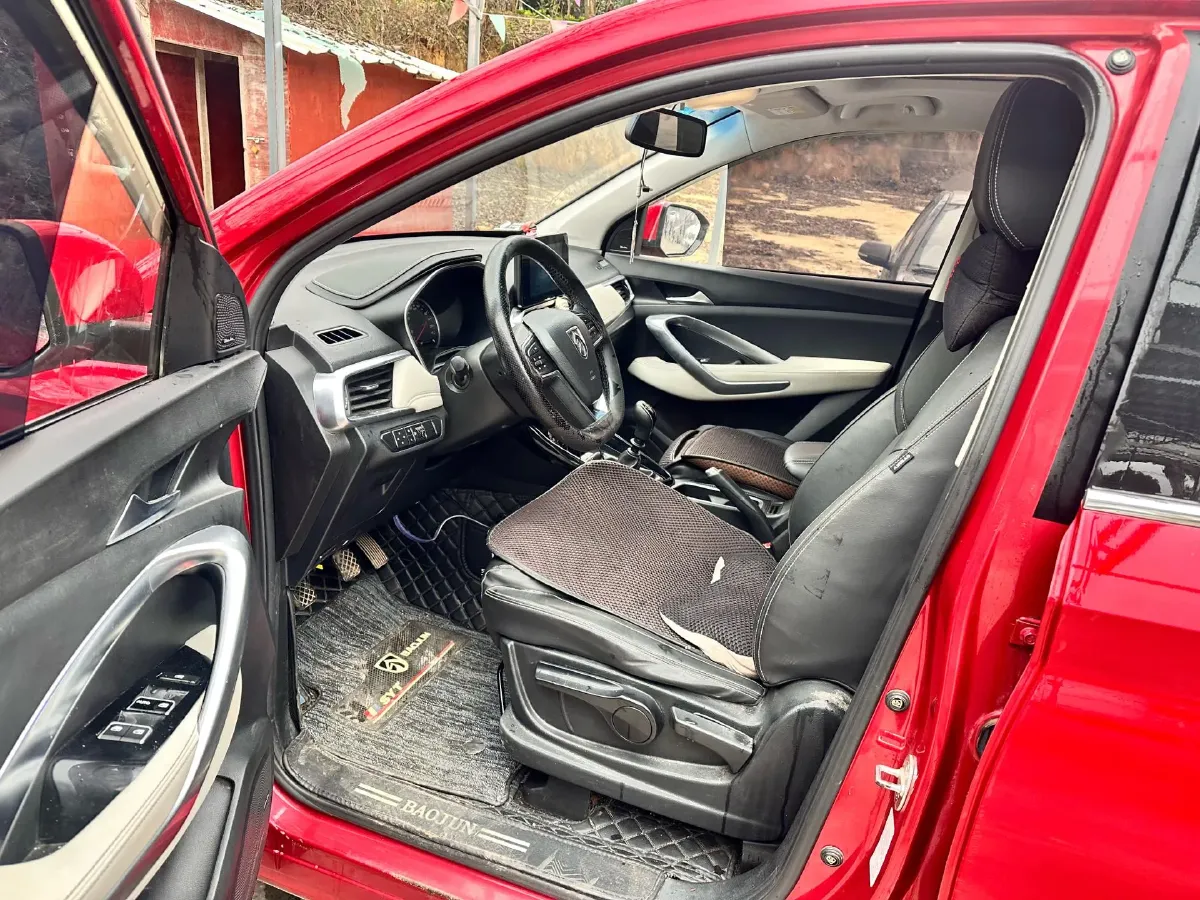 2019 BaoJun 530 1.5T 150HP L4 6MT,autocango,china used car exporter,china ev exporter,chinese used car exporter,chinese used ev exporter