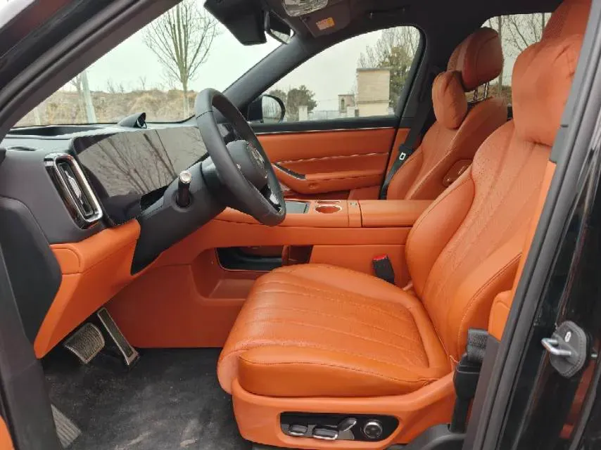 2025 AITO AITO M8 REEV 160HP REEV 53.4KWH,autocango,china used car exporter,china ev exporter,chinese used car exporter,chinese used ev exporter