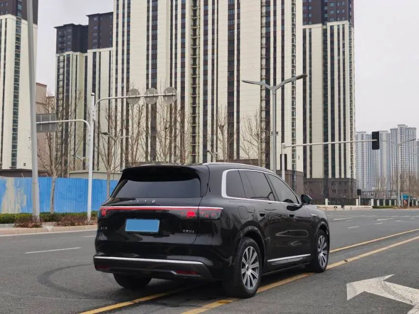 2025 AITO AITO M8 REEV 160HP REEV 53.4KWH,autocango,china used car exporter,china ev exporter,chinese used car exporter,chinese used ev exporter