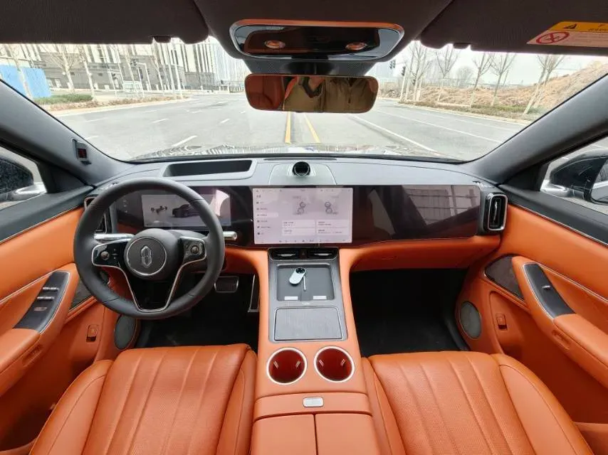 2025 AITO AITO M8 REEV 160HP REEV 53.4KWH,autocango,china used car exporter,china ev exporter,chinese used car exporter,chinese used ev exporter