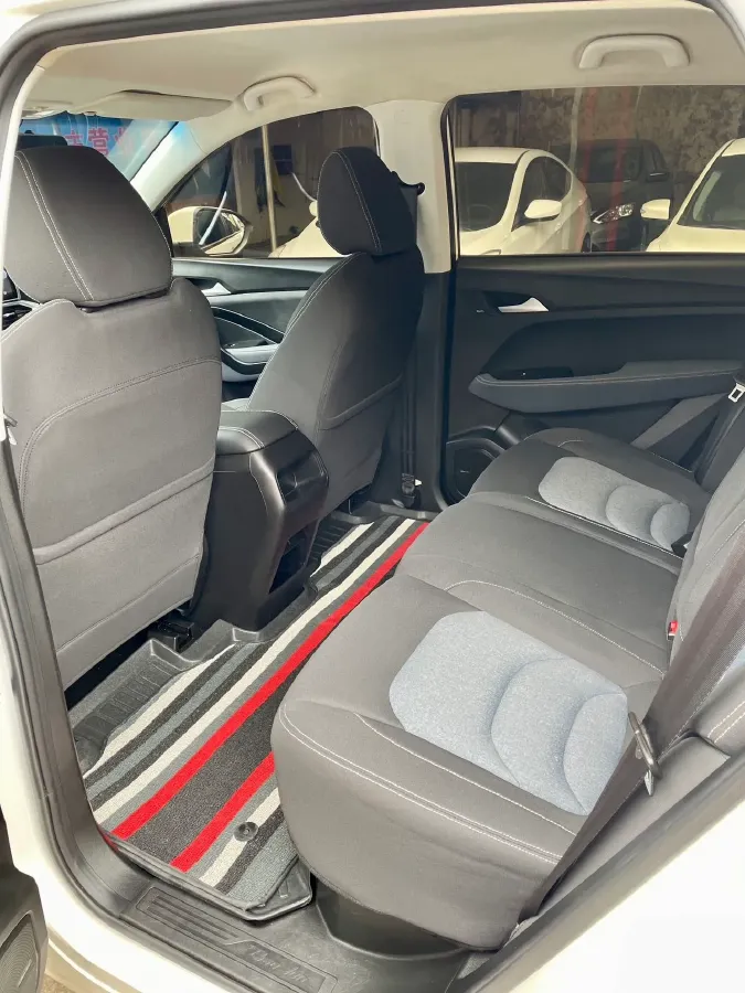 2018 BaoJun 530 1.5T 150HP L4 6MT,autocango,china used car exporter,china ev exporter,chinese used car exporter,chinese used ev exporter