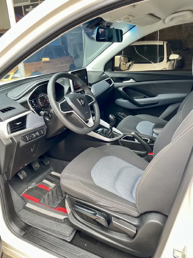 2018 BaoJun 530 1.5T 150HP L4 6MT,autocango,china used car exporter,china ev exporter,chinese used car exporter,chinese used ev exporter