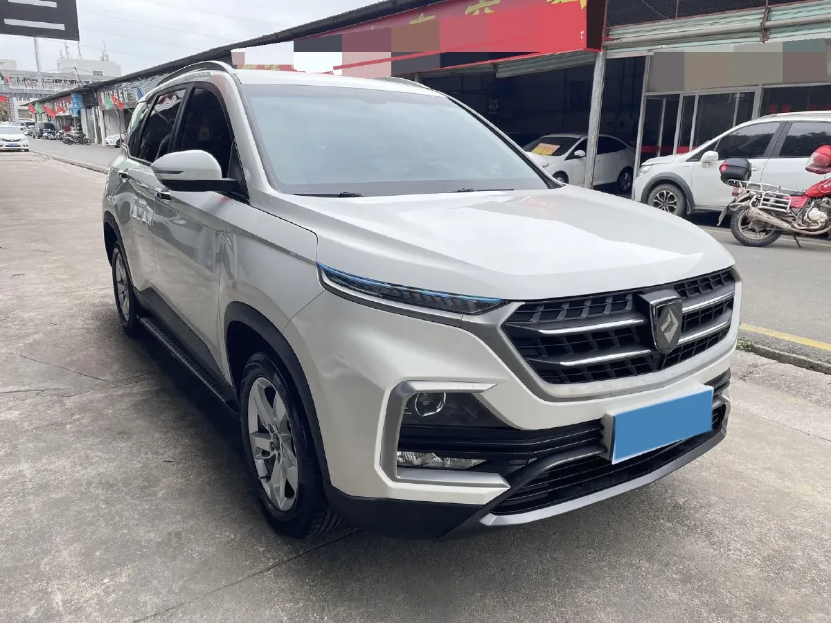 2018 BaoJun 530 1.5T 150HP L4 6MT,autocango,china used car exporter,china ev exporter,chinese used car exporter,chinese used ev exporter