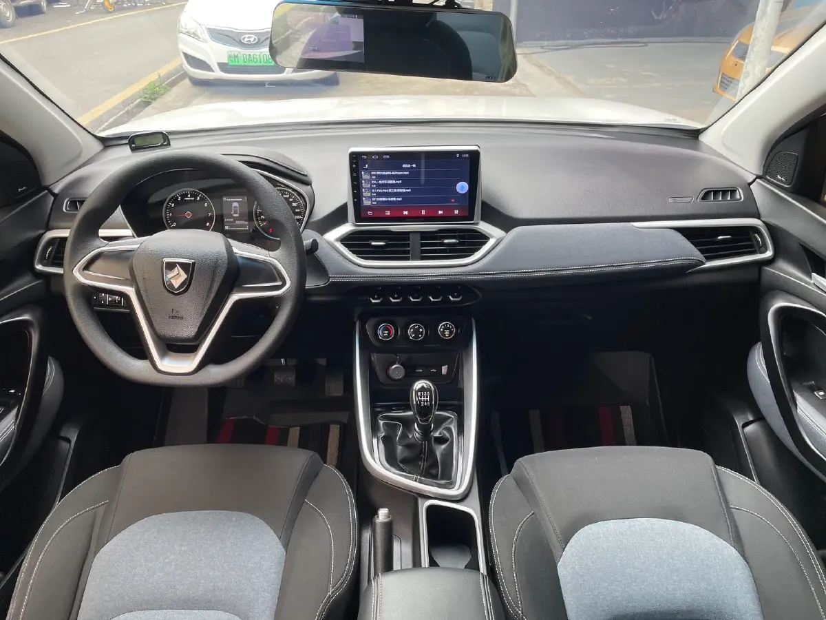 2018 BaoJun 530 1.5T 150HP L4 6MT,autocango,china used car exporter,china ev exporter,chinese used car exporter,chinese used ev exporter