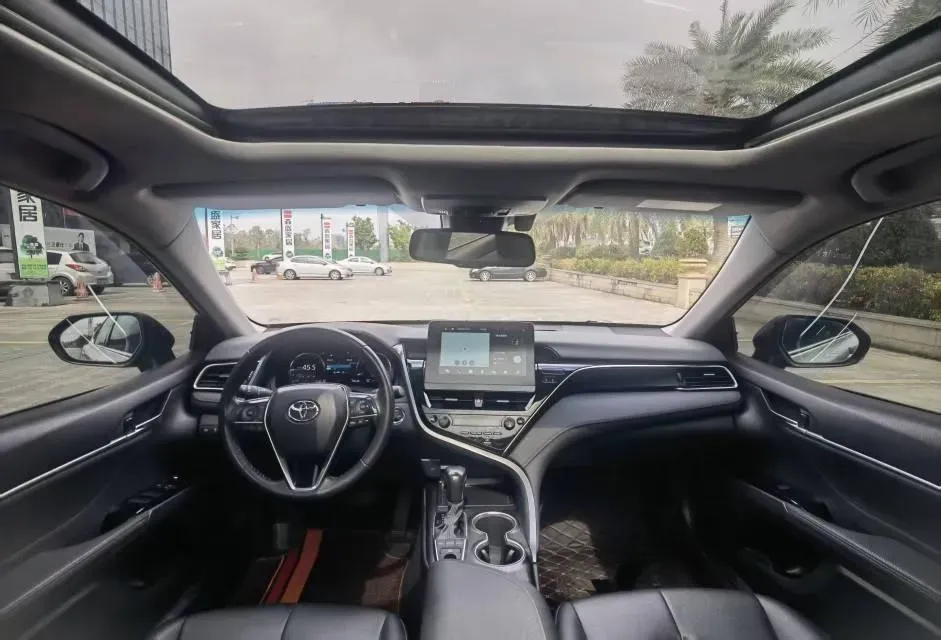 2021 Toyota Camry 2.5L 209HP L4 8AT,autocango,china used car exporter,china ev exporter,chinese used car exporter,chinese used ev exporter