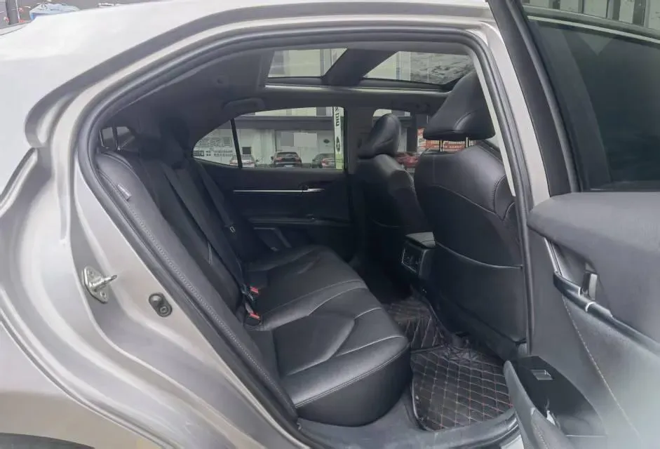 2021 Toyota Camry 2.5L 209HP L4 8AT,autocango,china used car exporter,china ev exporter,chinese used car exporter,chinese used ev exporter