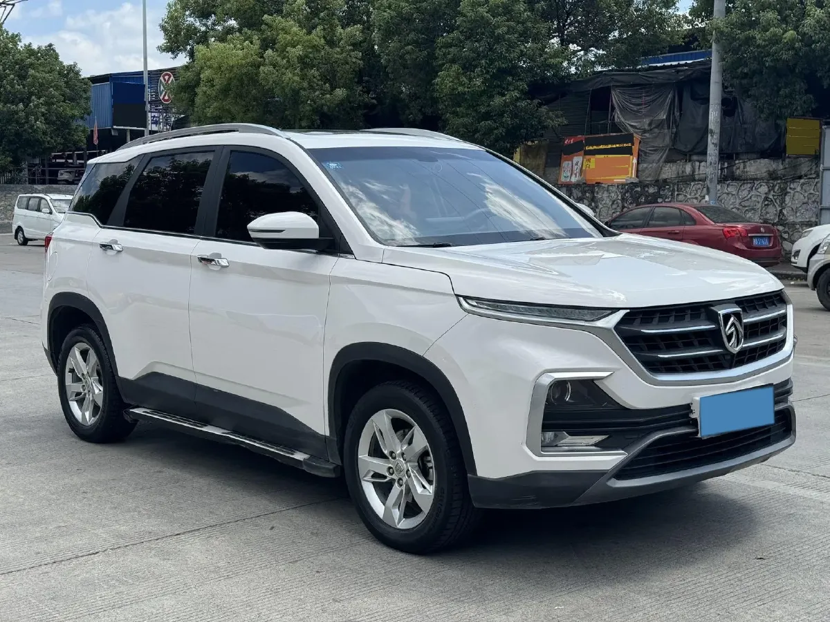 2018 BaoJun 530 1.5T 150HP L4 6MT,autocango,china used car exporter,china ev exporter,chinese used car exporter,chinese used ev exporter