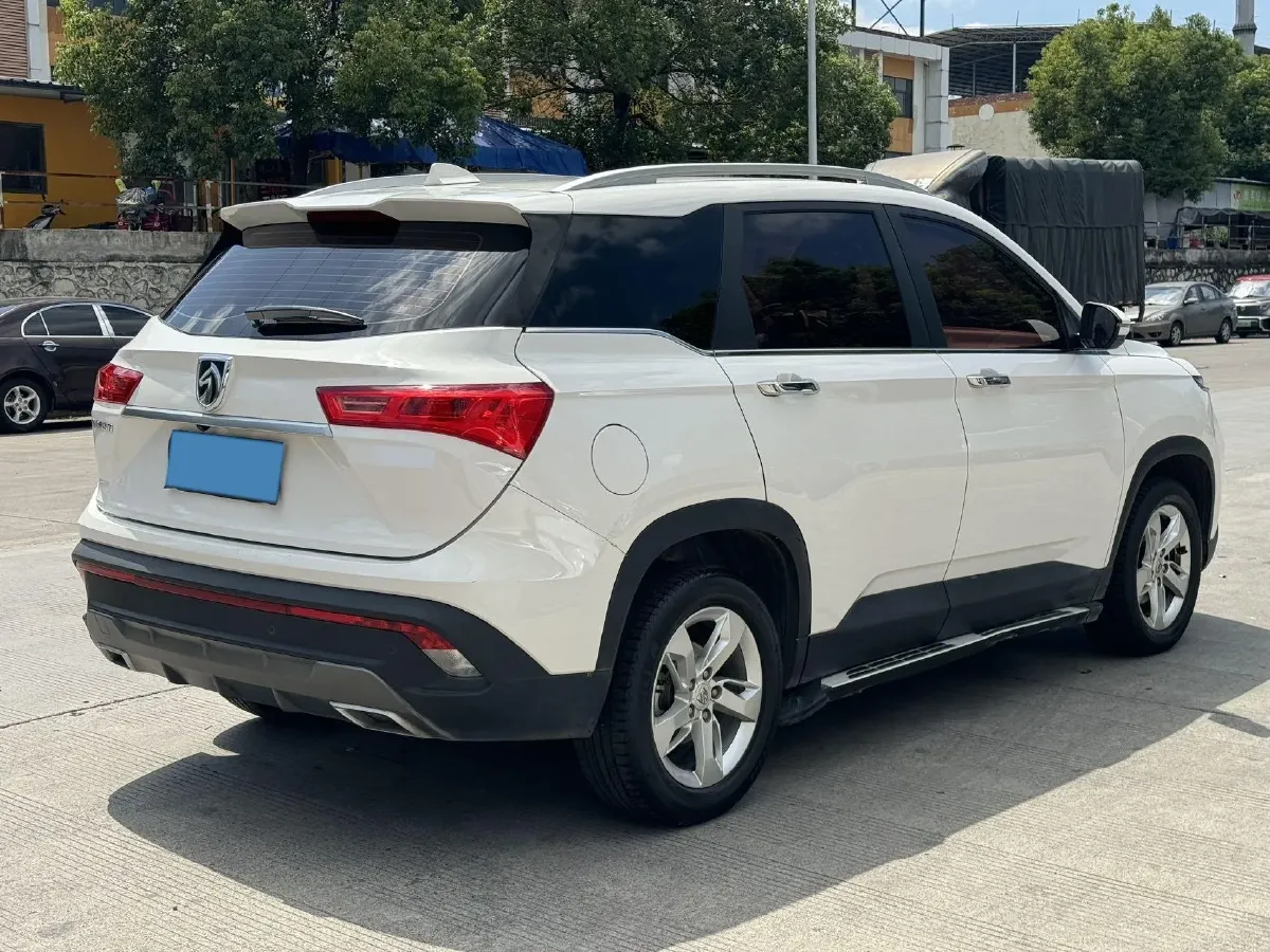 2018 BaoJun 530 1.5T 150HP L4 6MT,autocango,china used car exporter,china ev exporter,chinese used car exporter,chinese used ev exporter