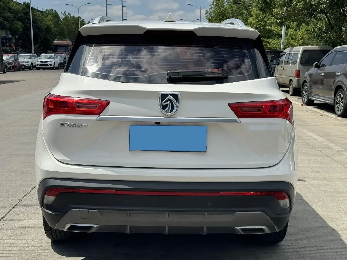 2018 BaoJun 530 1.5T 150HP L4 6MT,autocango,china used car exporter,china ev exporter,chinese used car exporter,chinese used ev exporter