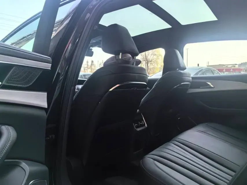 2025 HongQi H5 1.5T 169HP L4 7DCT,autocango,china used car exporter,china ev exporter,chinese used car exporter,chinese used ev exporter