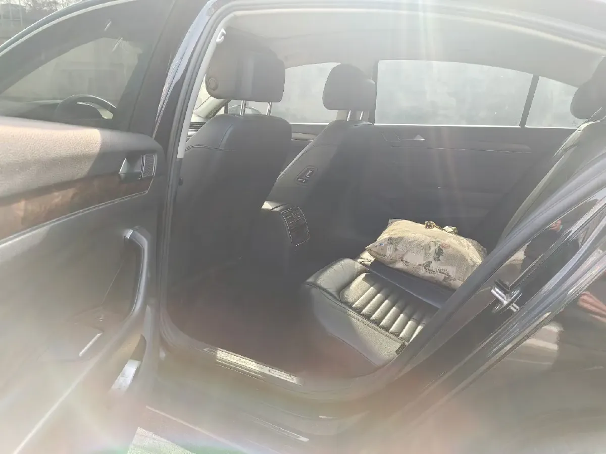 2018 Volkswagen Magotan 1.8T 180HP L4 7DCT,autocango,china used car exporter,china ev exporter,chinese used car exporter,chinese used ev exporter