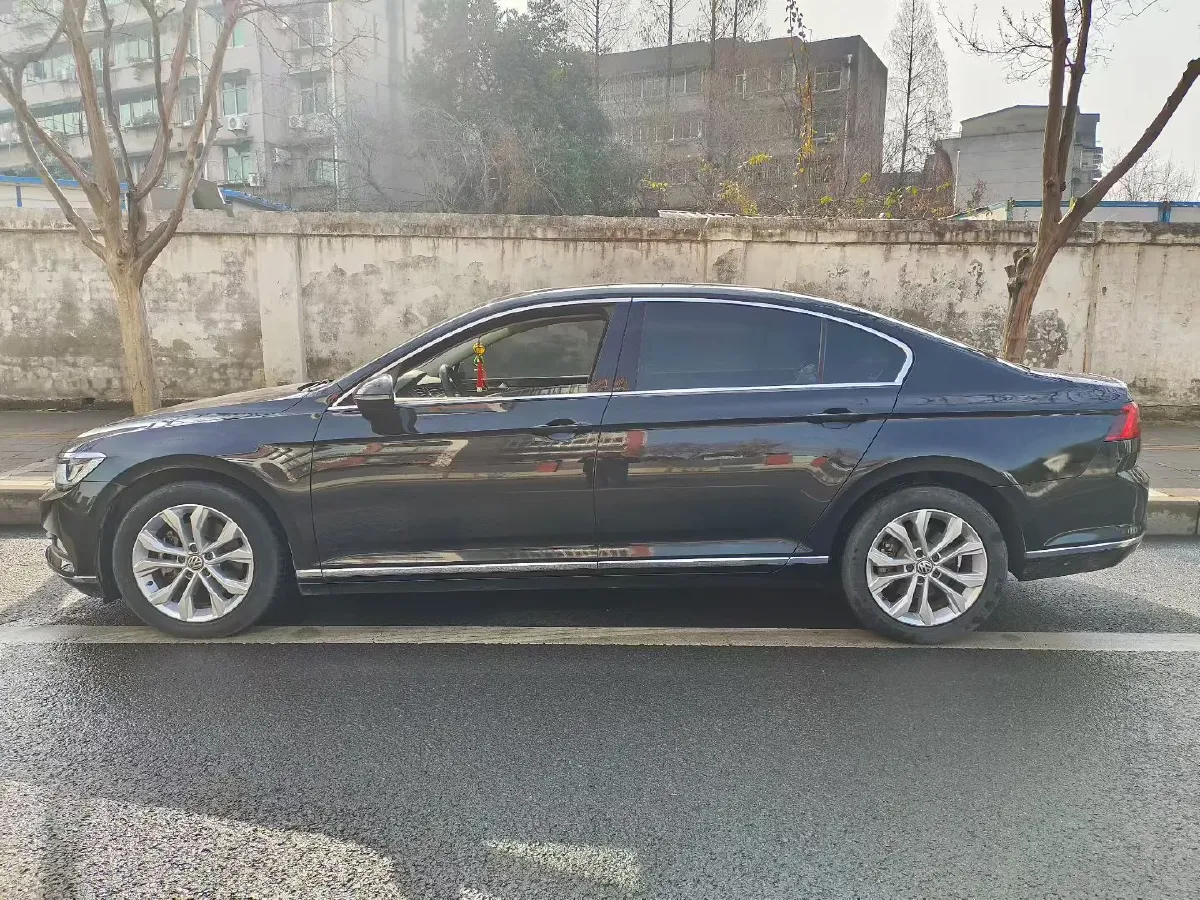 2018 Volkswagen Magotan 1.8T 180HP L4 7DCT,autocango,china used car exporter,china ev exporter,chinese used car exporter,chinese used ev exporter