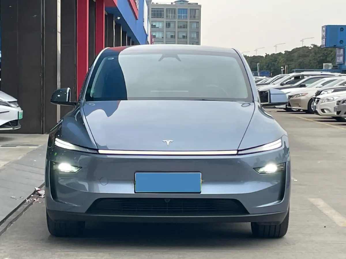 2025 Tesla Model Y BEV 62.5KWH,autocango,china used car exporter,china ev exporter,chinese used car exporter,chinese used ev exporter
