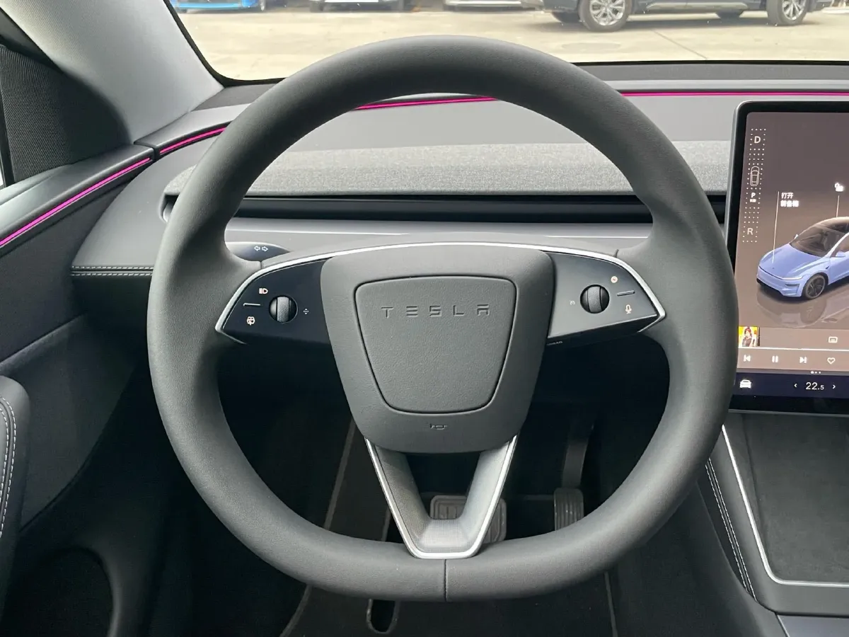 2025 Tesla Model Y BEV 62.5KWH,autocango,china used car exporter,china ev exporter,chinese used car exporter,chinese used ev exporter