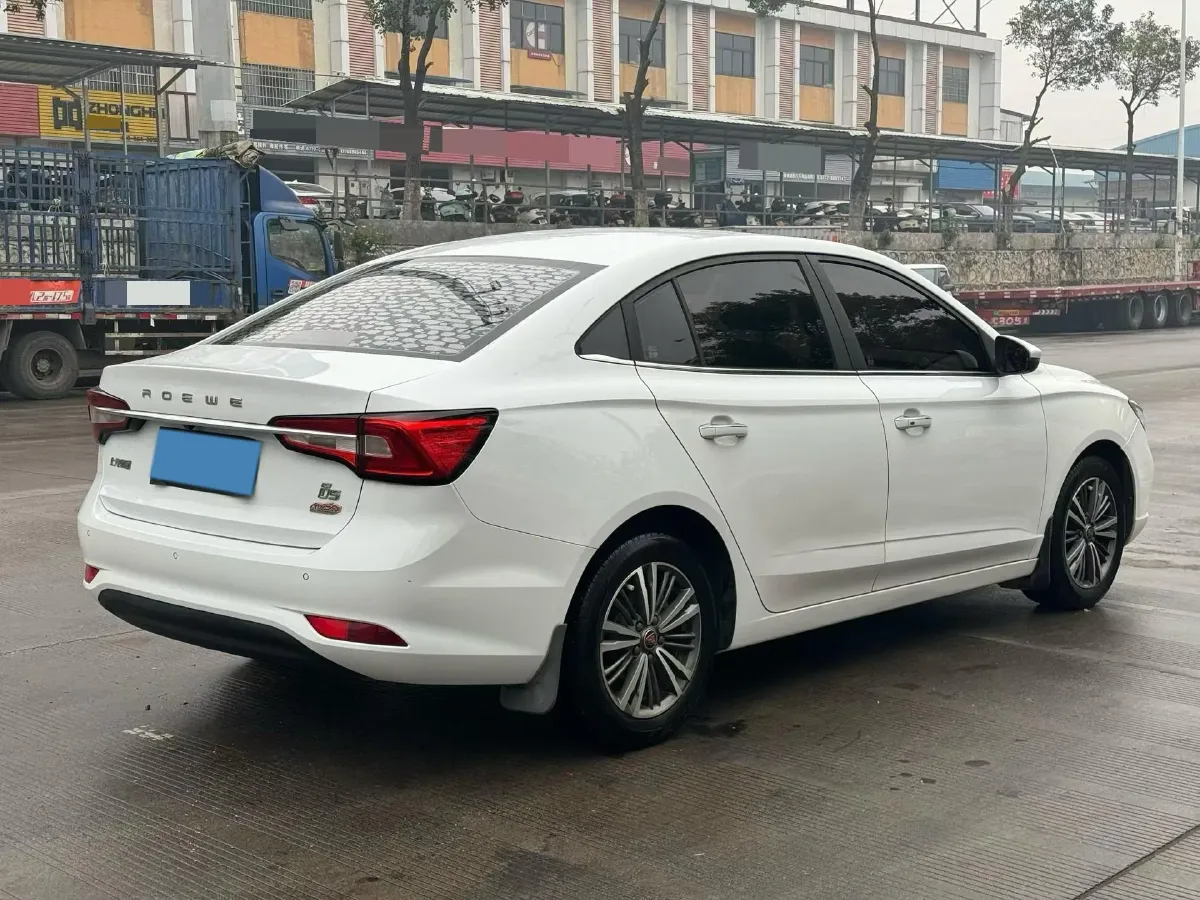 2019 Roewe i5 1.5L 120HP L4 5MT,autocango,china used car exporter,china ev exporter,chinese used car exporter,chinese used ev exporter