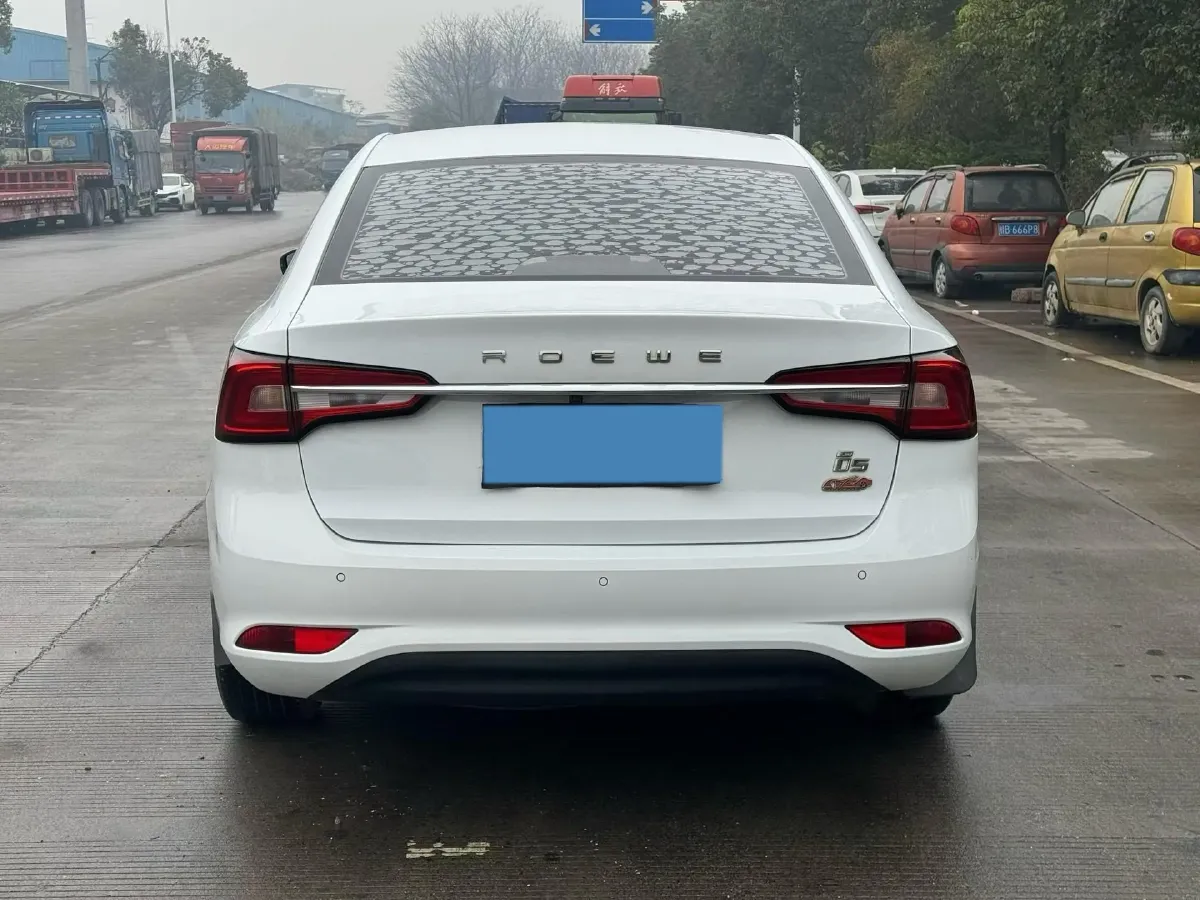 2019 Roewe i5 1.5L 120HP L4 5MT,autocango,china used car exporter,china ev exporter,chinese used car exporter,chinese used ev exporter