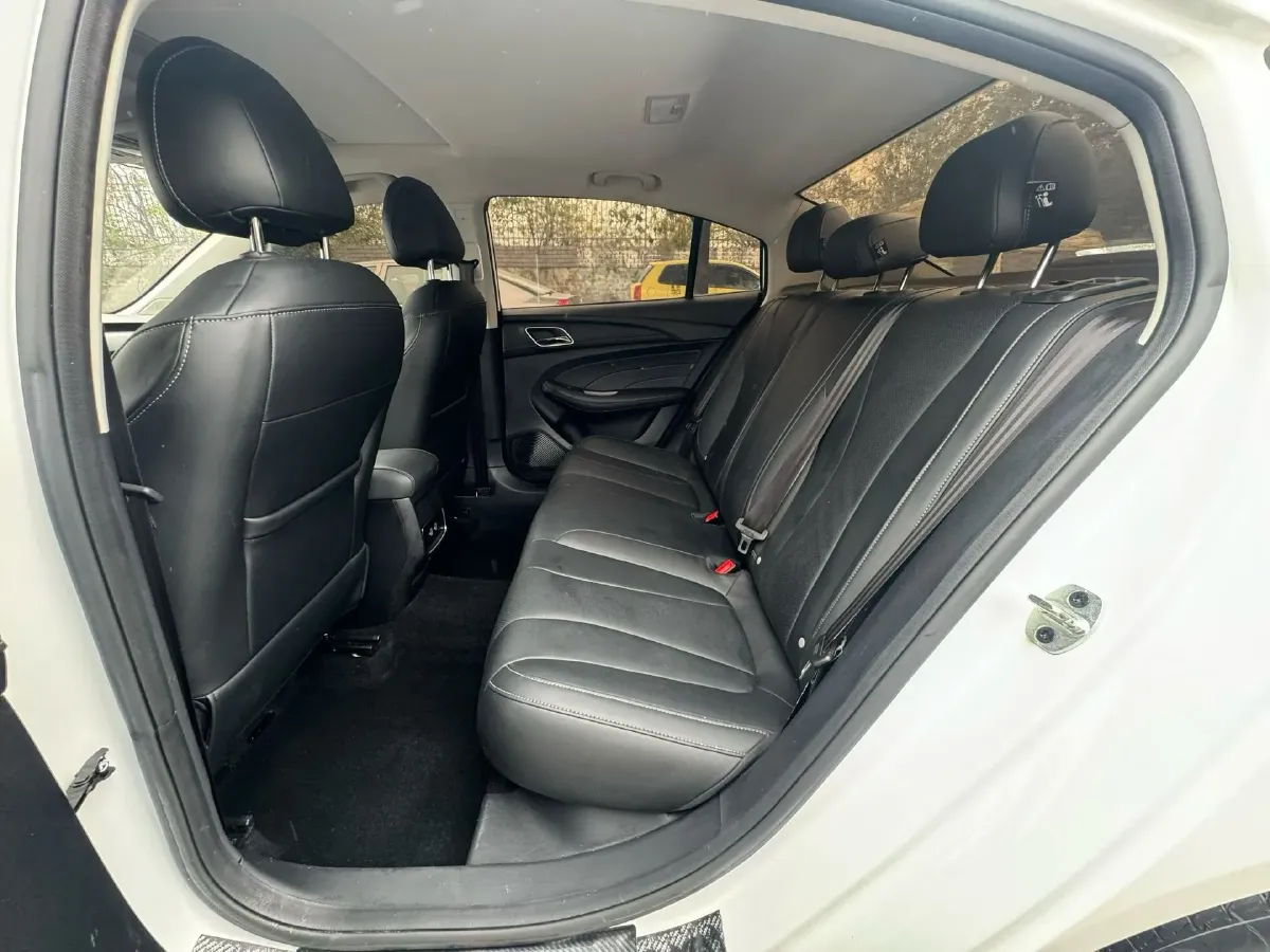 2019 Roewe i5 1.5L 120HP L4 5MT,autocango,china used car exporter,china ev exporter,chinese used car exporter,chinese used ev exporter