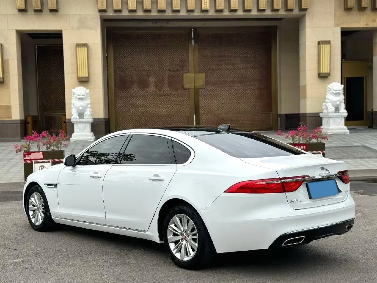 2020 Jaguar XFL 2.0T 200HP L4 8AT,autocango,china used car exporter,china ev exporter,chinese used car exporter,chinese used ev exporter
