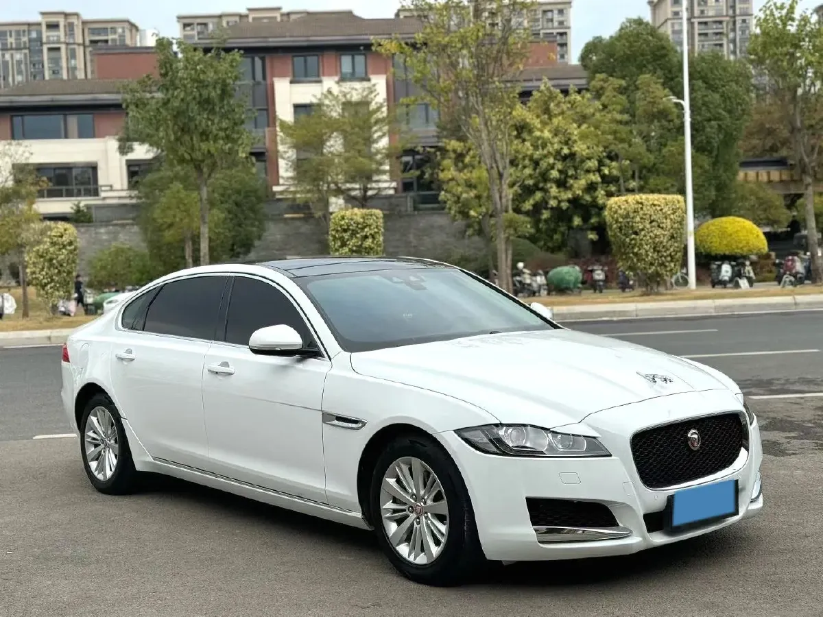 2020 Jaguar XFL 2.0T 200HP L4 8AT,autocango,china used car exporter,china ev exporter,chinese used car exporter,chinese used ev exporter