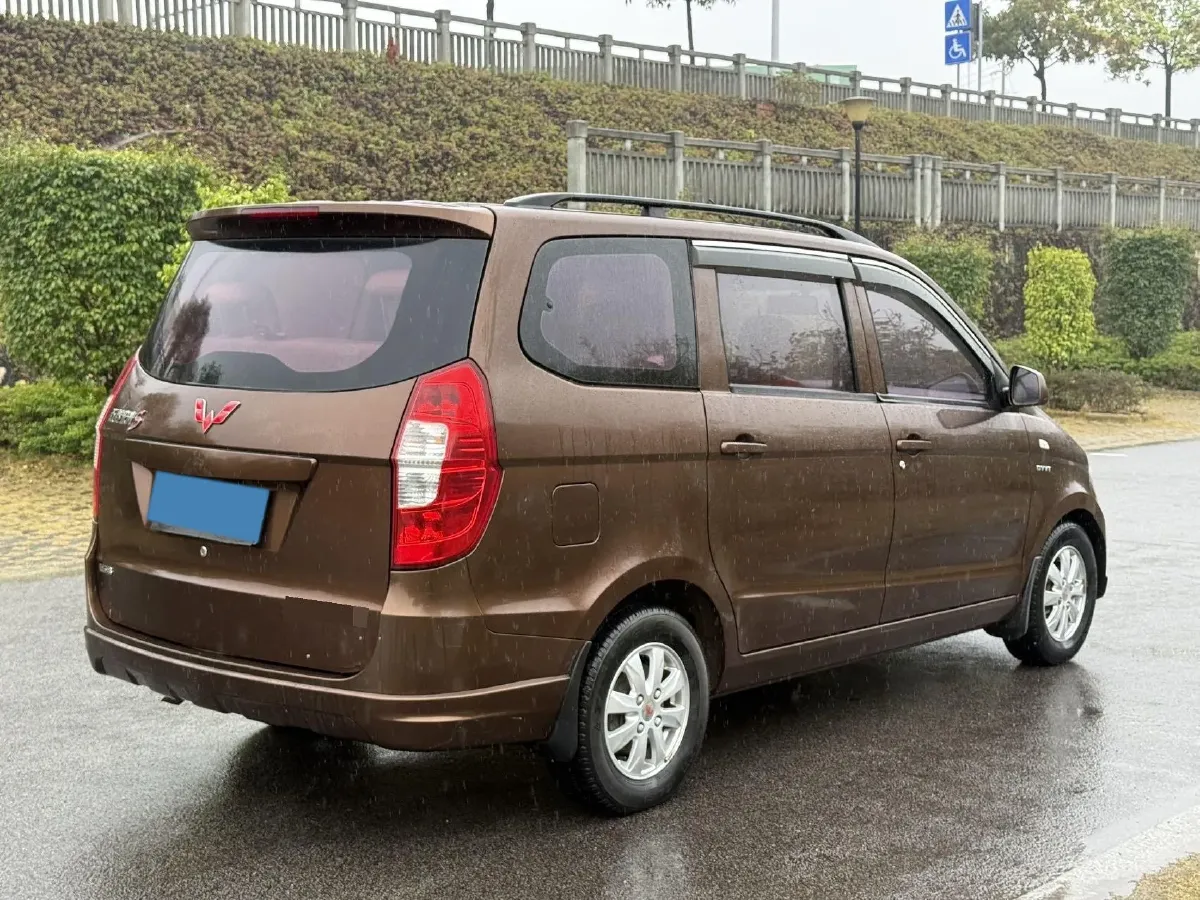 2016 WuLing HongGuang 1.5L 112HP L4 5MT,autocango,china used car exporter,china ev exporter,chinese used car exporter,chinese used ev exporter