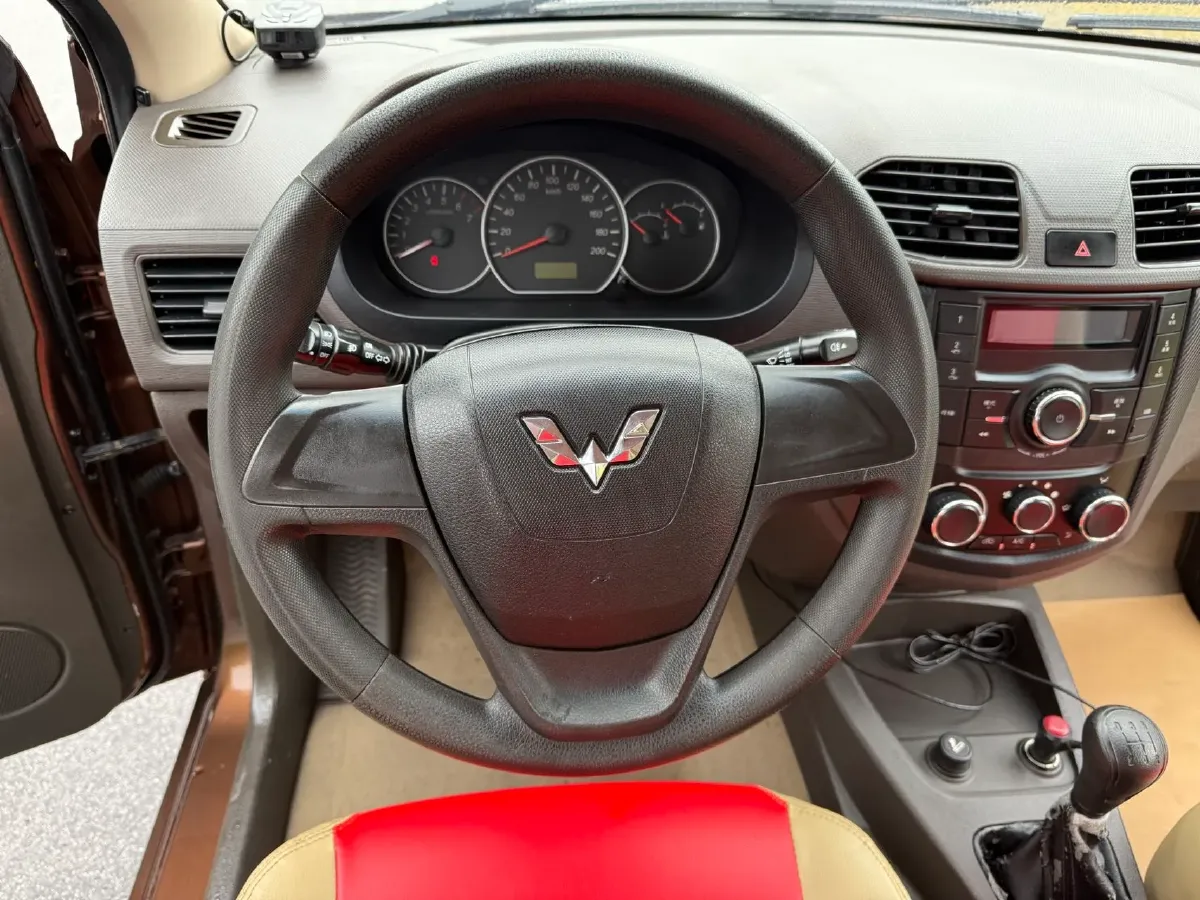 2016 WuLing HongGuang 1.5L 112HP L4 5MT,autocango,china used car exporter,china ev exporter,chinese used car exporter,chinese used ev exporter