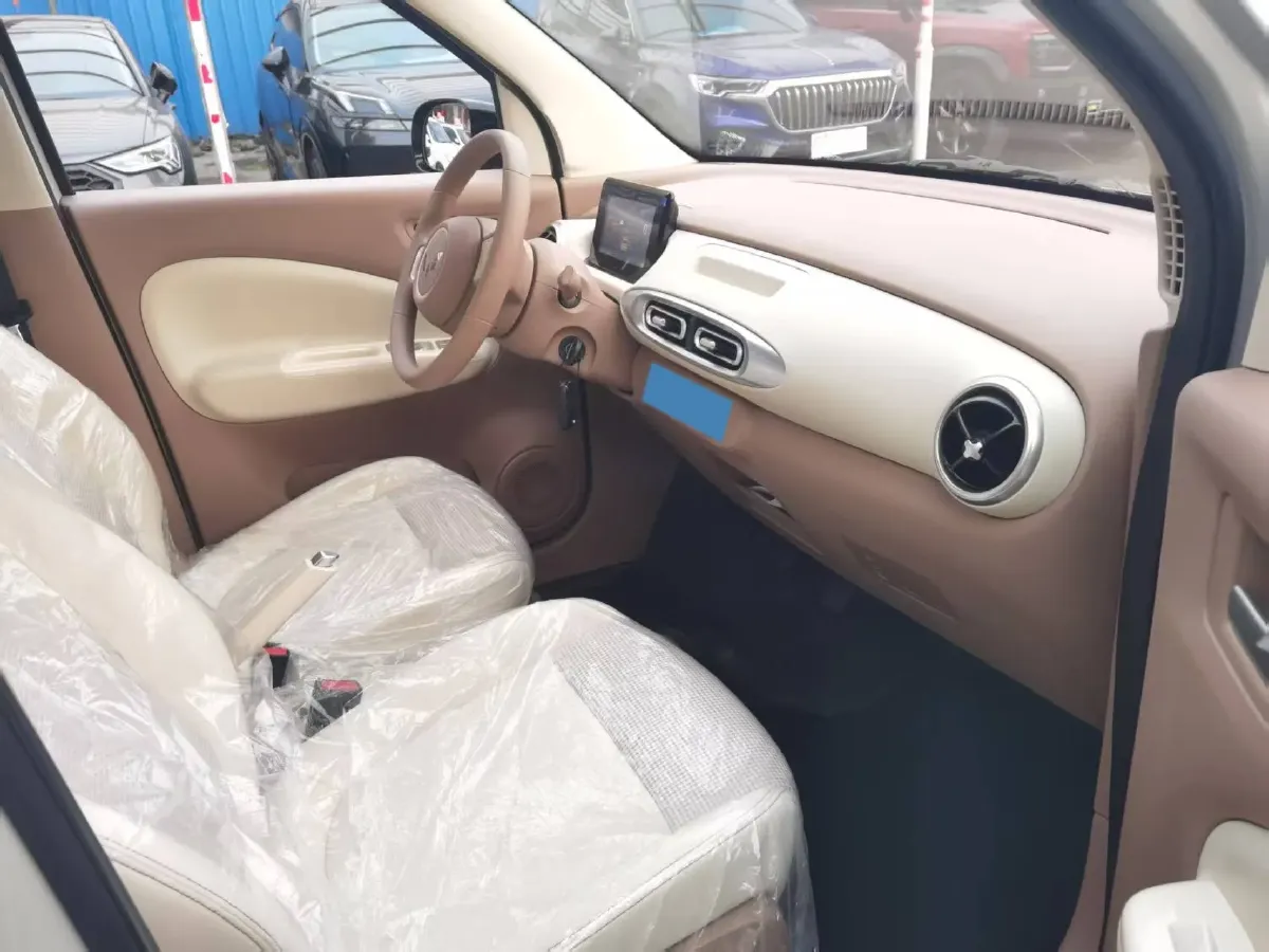 2025 WuLing HongGuang MINI EV BEV 16.2KWH,autocango,china used car exporter,china ev exporter,chinese used car exporter,chinese used ev exporter