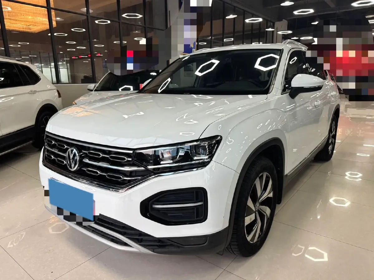 2019 Jeep Cherokee 2.0T 234HP L4 9AT,autocango,china used car exporter,china ev exporter,chinese used car exporter,chinese used ev exporter