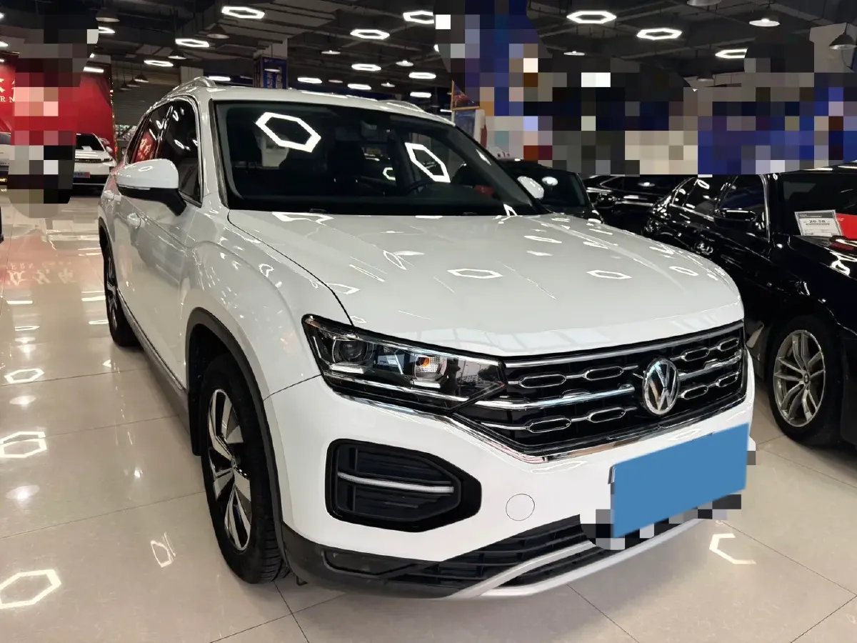 2019 Jeep Cherokee 2.0T 234HP L4 9AT,autocango,china used car exporter,china ev exporter,chinese used car exporter,chinese used ev exporter