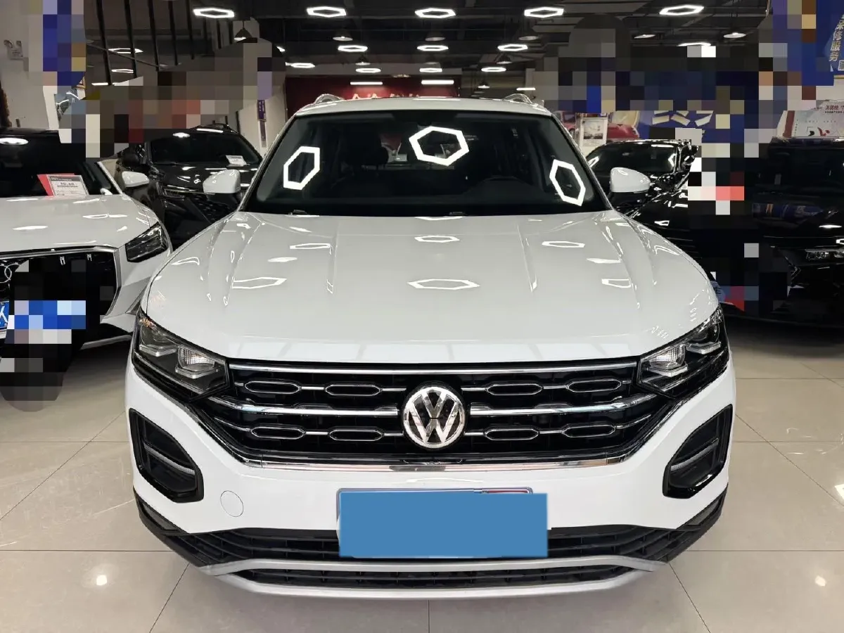 2019 Jeep Cherokee 2.0T 234HP L4 9AT,autocango,china used car exporter,china ev exporter,chinese used car exporter,chinese used ev exporter