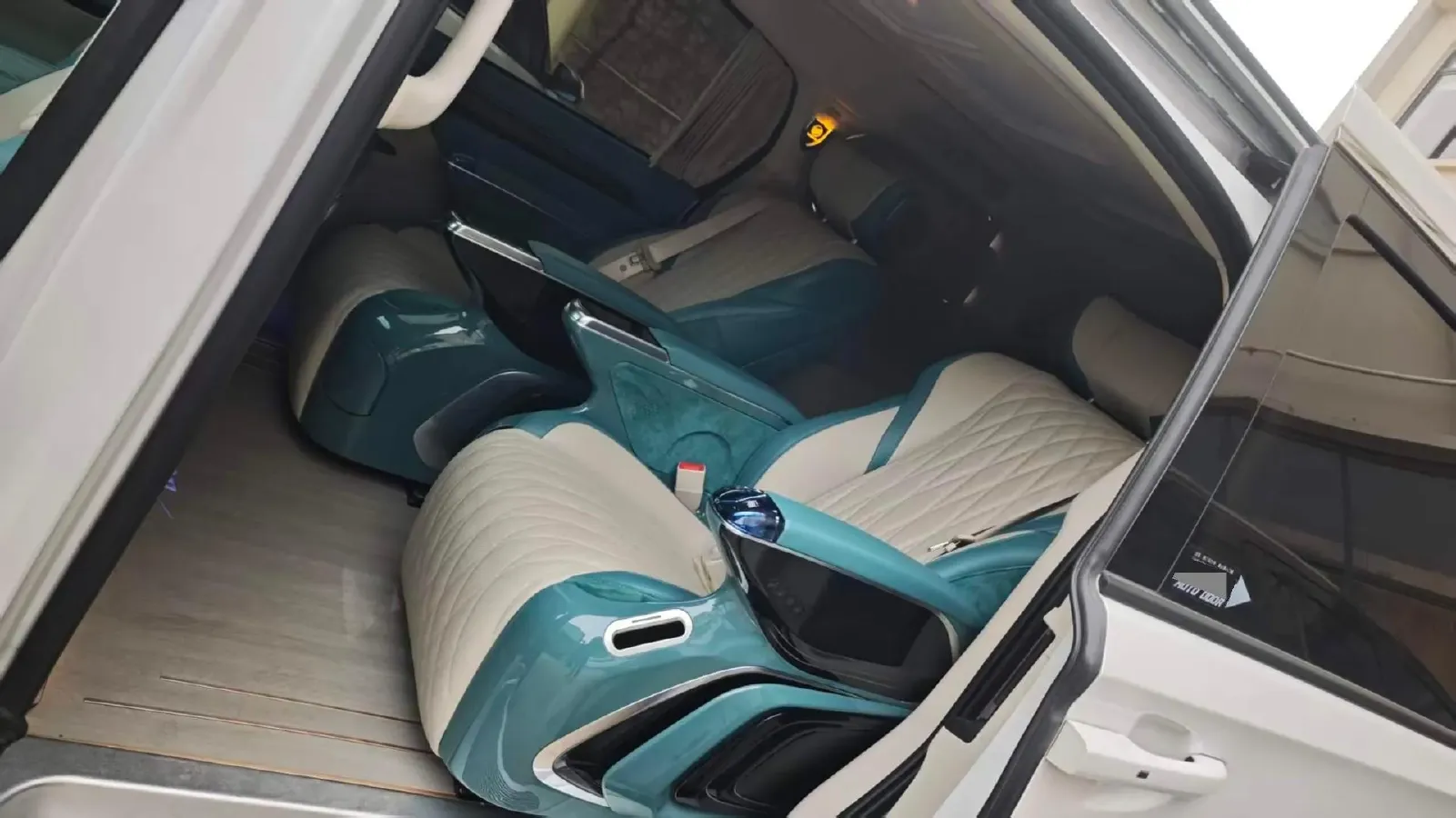 2021 Buick GL8 2.0T 237HP L4 9AT,autocango,china used car exporter,china ev exporter,chinese used car exporter,chinese used ev exporter