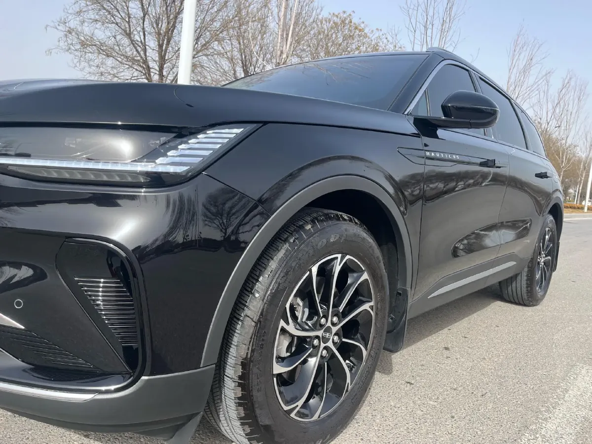 2025 Lincoln Nautilus 2.0T 261HP L4 8AT,autocango,china used car exporter,china ev exporter,chinese used car exporter,chinese used ev exporter