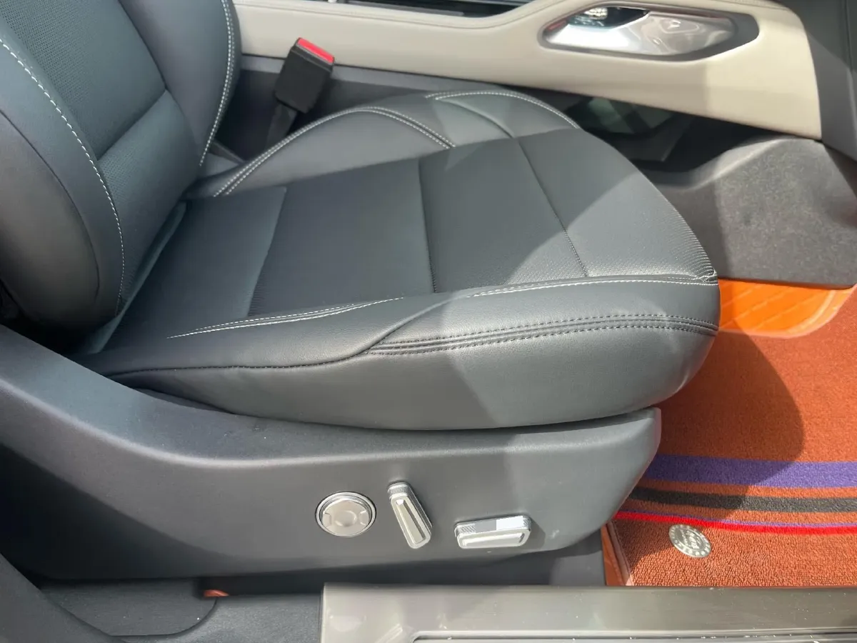 2025 Lincoln Nautilus 2.0T 261HP L4 8AT,autocango,china used car exporter,china ev exporter,chinese used car exporter,chinese used ev exporter