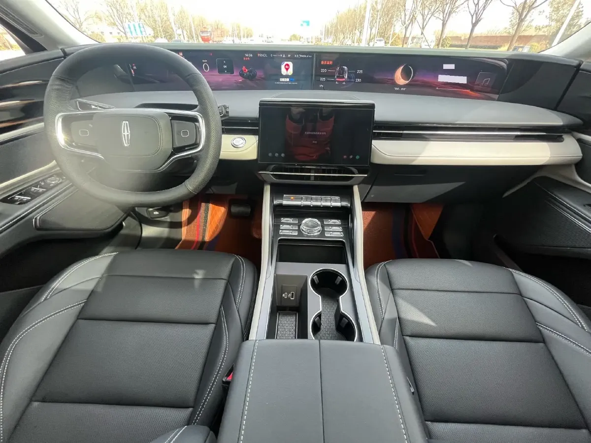 2025 Lincoln Nautilus 2.0T 261HP L4 8AT,autocango,china used car exporter,china ev exporter,chinese used car exporter,chinese used ev exporter