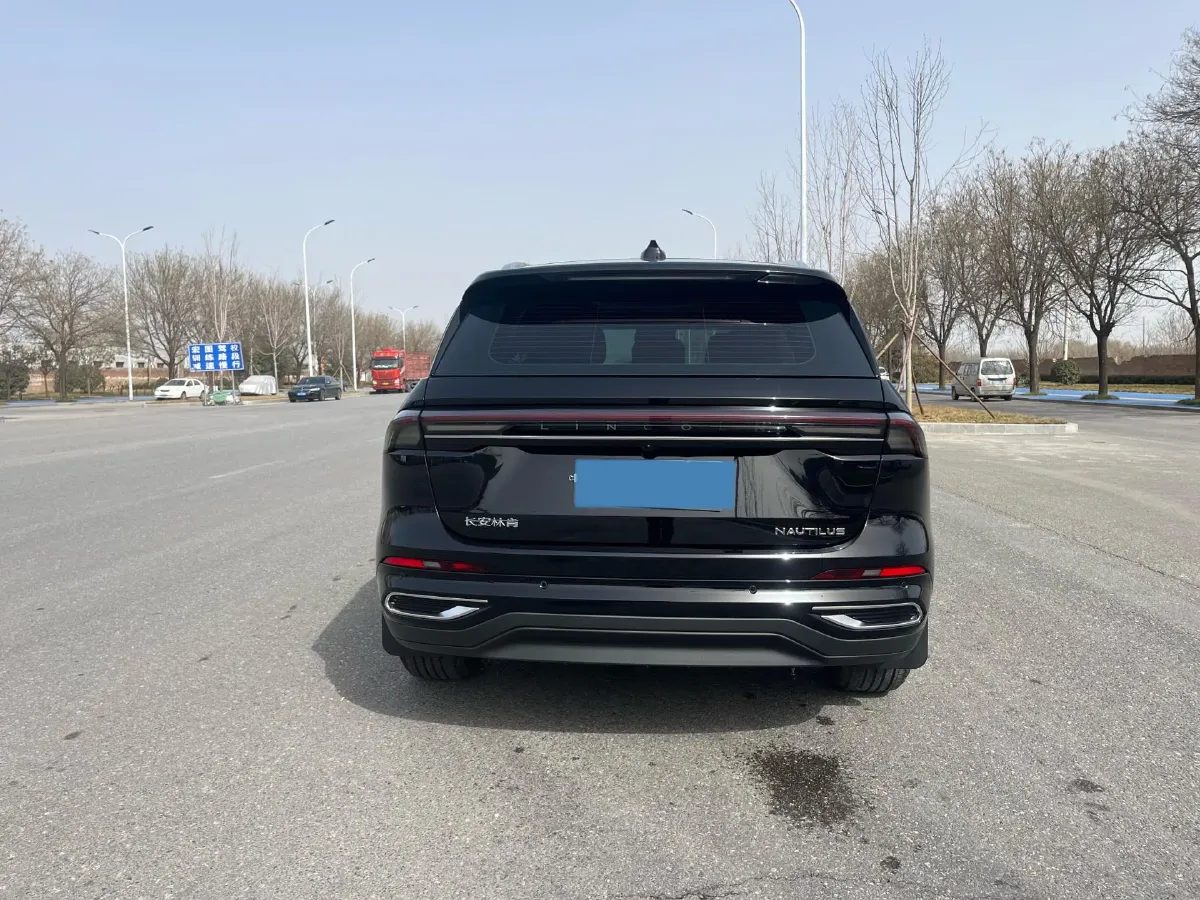 2025 Lincoln Nautilus 2.0T 261HP L4 8AT,autocango,china used car exporter,china ev exporter,chinese used car exporter,chinese used ev exporter
