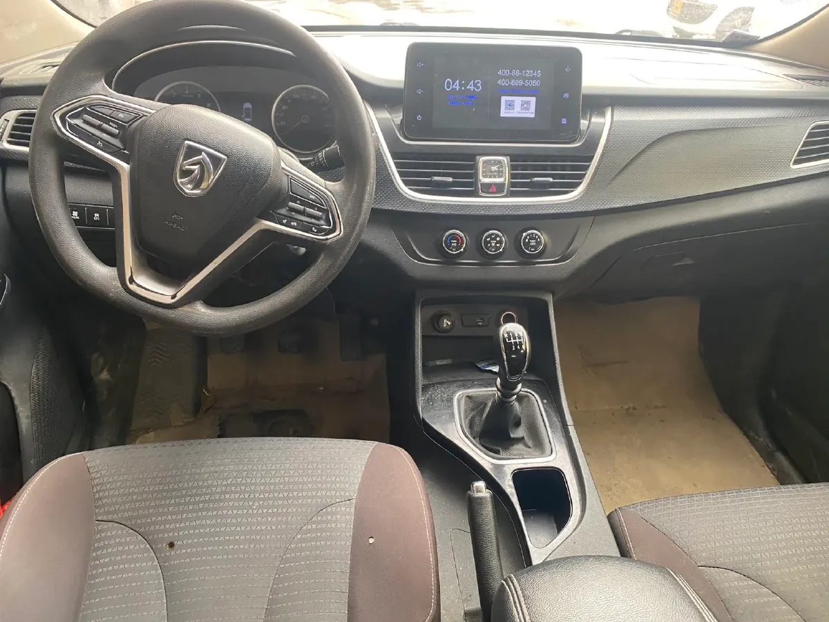 2019 BaoJun 730 1.5L 105HP L4 6MT,autocango,china used car exporter,china ev exporter,chinese used car exporter,chinese used ev exporter
