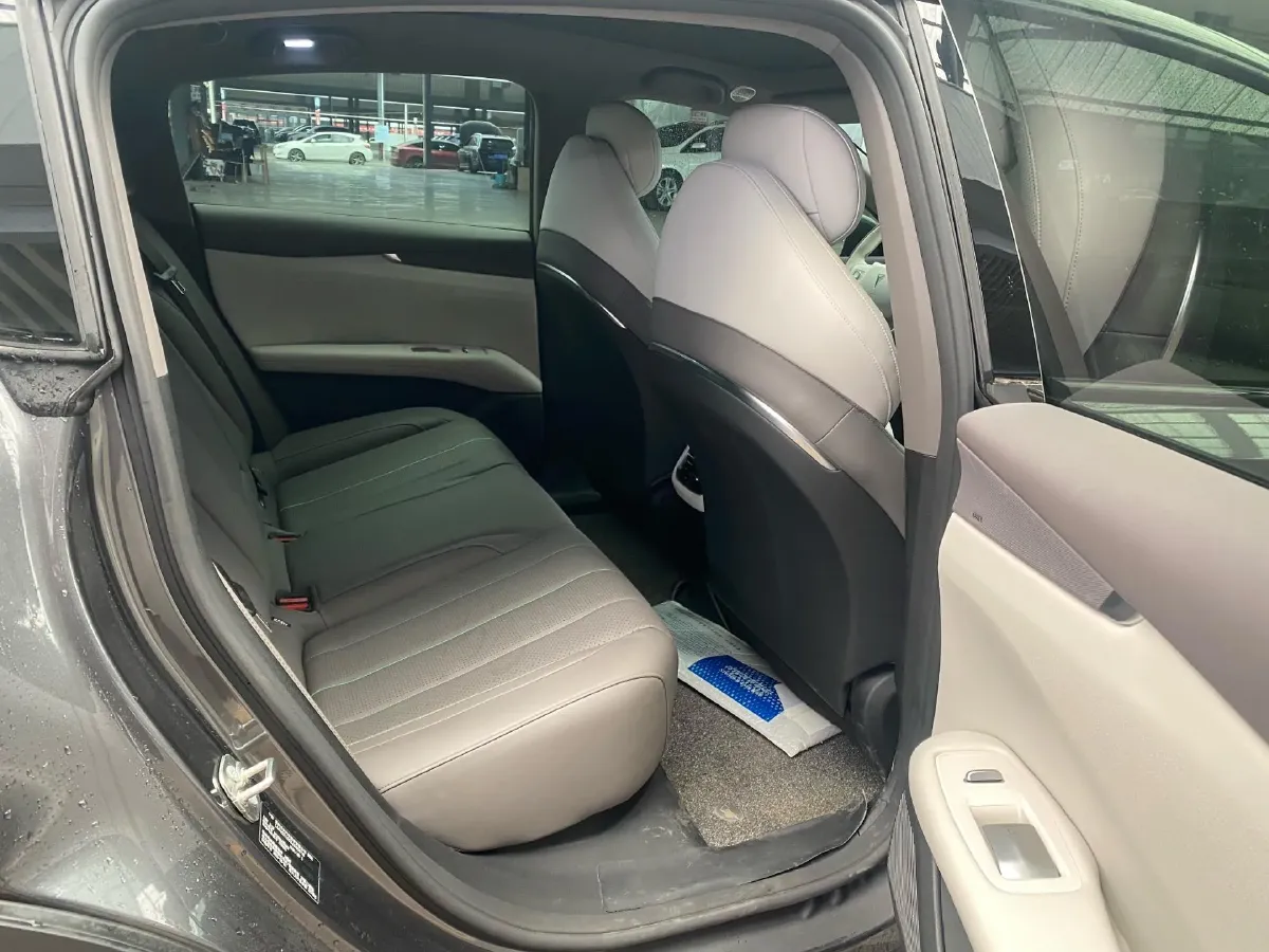 2025 Deepal L07 BEV 56.12KWH,autocango,china used car exporter,china ev exporter,chinese used car exporter,chinese used ev exporter