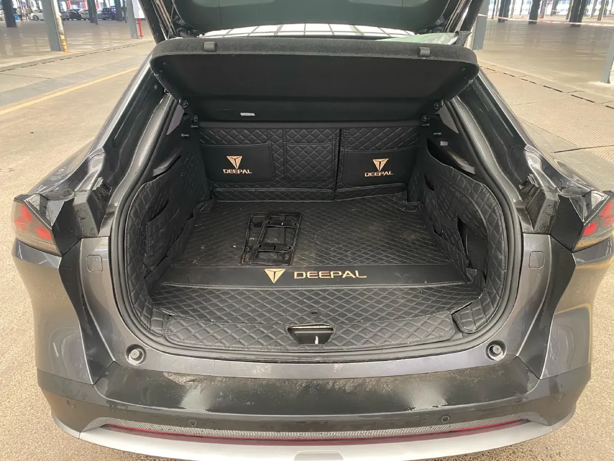 2025 Deepal L07 BEV 56.12KWH,autocango,china used car exporter,china ev exporter,chinese used car exporter,chinese used ev exporter