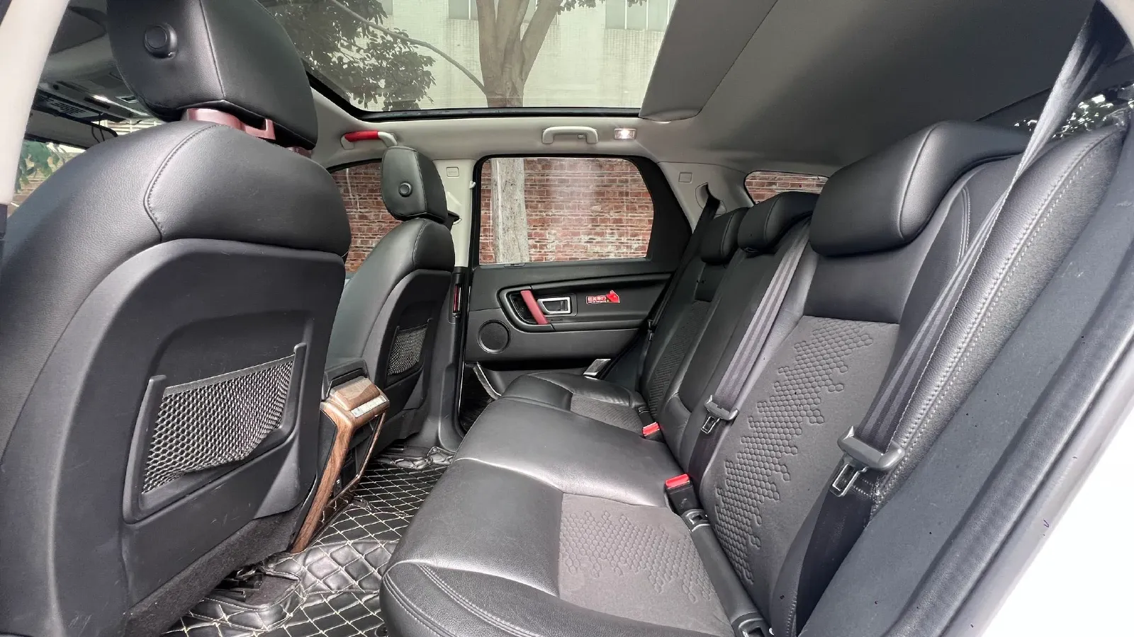 2017 Land Rover Discovery Sport 2.0T 241HP L4 9AT,autocango,china used car exporter,china ev exporter,chinese used car exporter,chinese used ev exporter