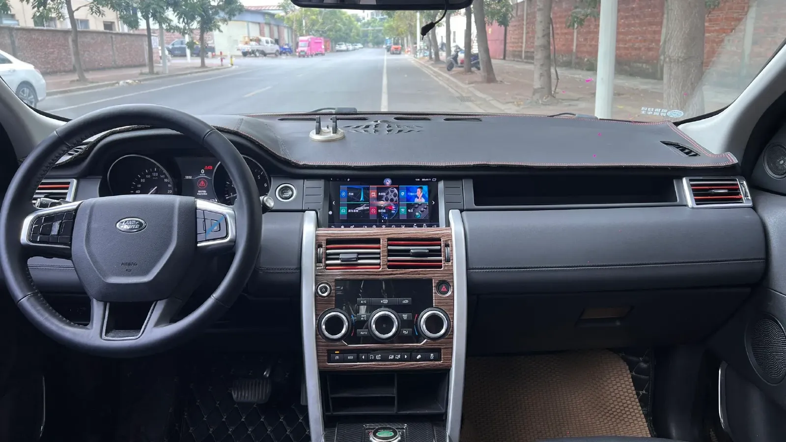 2017 Land Rover Discovery Sport 2.0T 241HP L4 9AT,autocango,china used car exporter,china ev exporter,chinese used car exporter,chinese used ev exporter