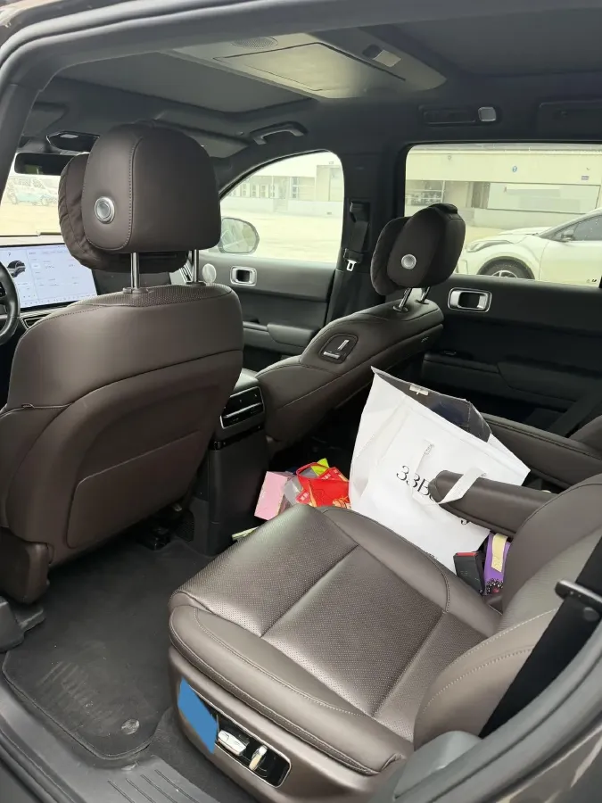 2022 Li L9 Range Extended 154HP REEV 42.6KWH,autocango,china used car exporter,china ev exporter,chinese used car exporter,chinese used ev exporter