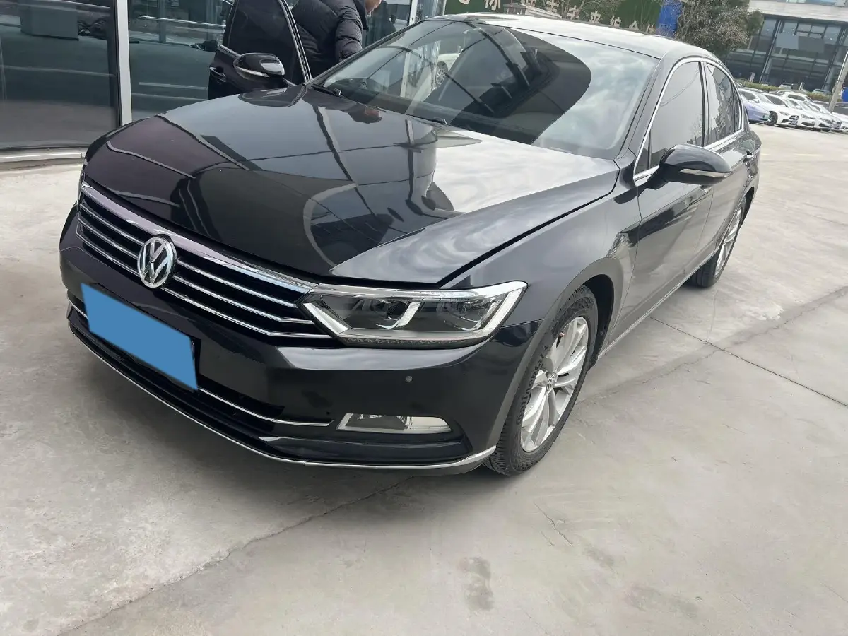 2018 Volkswagen Magotan 2.0T 220HP L4 7DCT