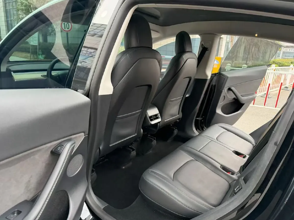 2021 Tesla Model Y BEV 60KWH,autocango,china used car exporter,china ev exporter,chinese used car exporter,chinese used ev exporter