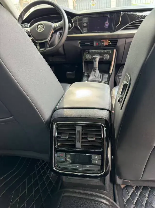 2019 Skoda Kodiak 2.0T 186HP L4 7DCT,autocango,china used car exporter,china ev exporter,chinese used car exporter,chinese used ev exporter