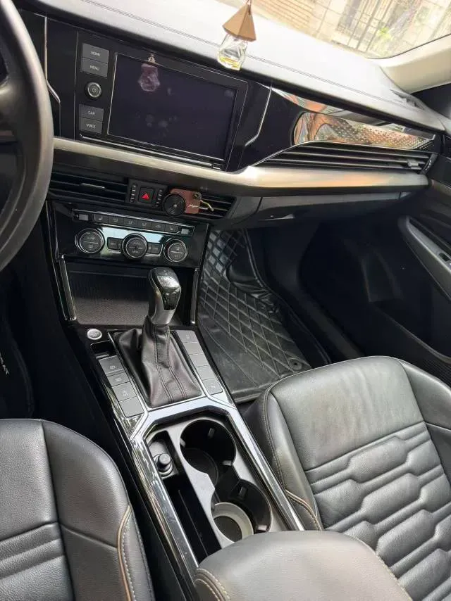 2019 Skoda Kodiak 2.0T 186HP L4 7DCT,autocango,china used car exporter,china ev exporter,chinese used car exporter,chinese used ev exporter