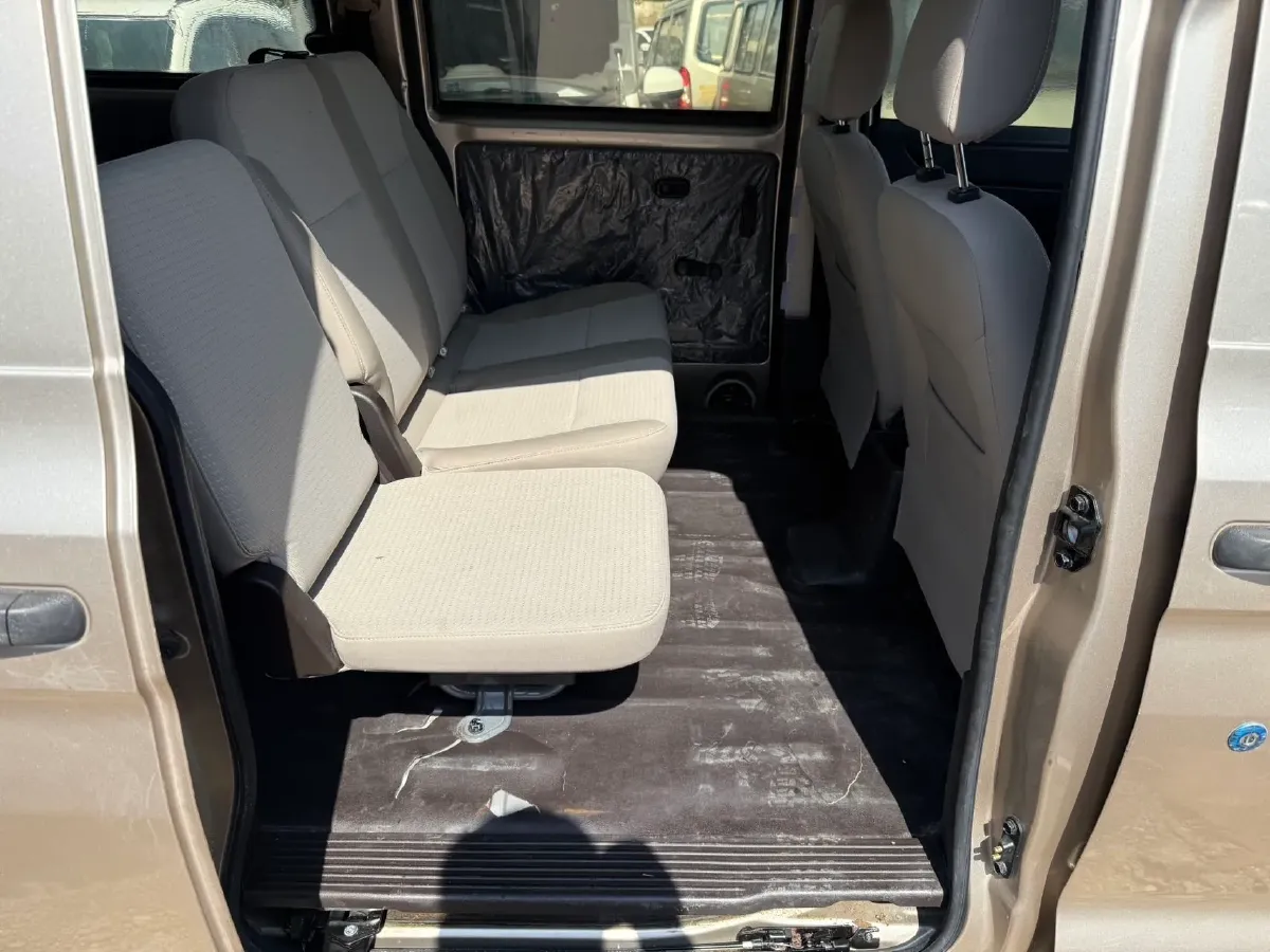 2019 WuLing HongGuang V 1.5L 99HP L4 6MT,autocango,china used car exporter,china ev exporter,chinese used car exporter,chinese used ev exporter