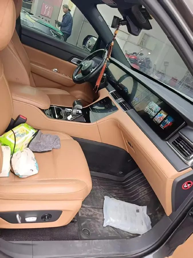 2021 Li ONE Range Extended 131HP REEV 40.5KWH,autocango,china used car exporter,china ev exporter,chinese used car exporter,chinese used ev exporter