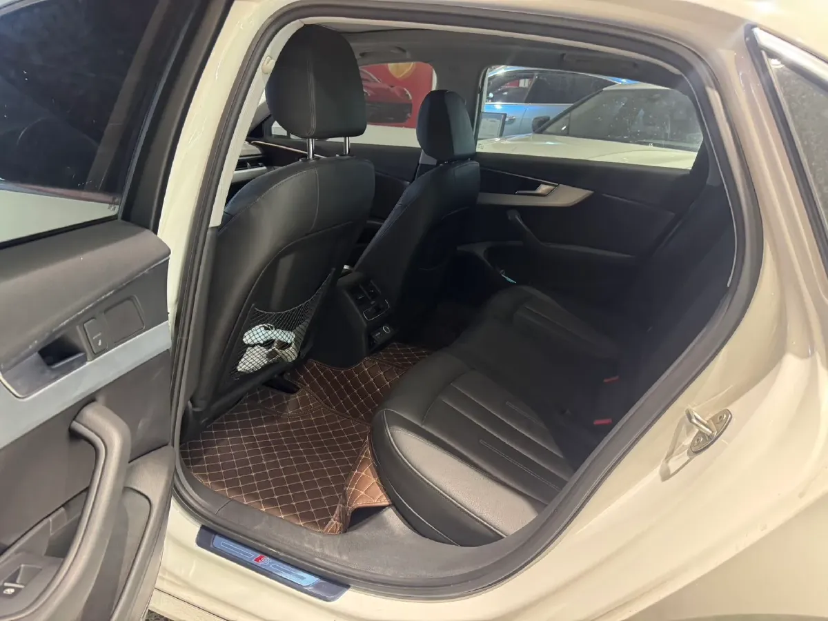 2019 Audi A4L 2.0T 190HP L4 7DCT,autocango,china used car exporter,china ev exporter,chinese used car exporter,chinese used ev exporter