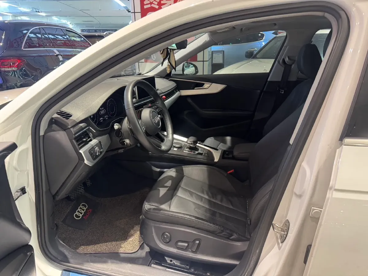 2019 Audi A4L 2.0T 190HP L4 7DCT,autocango,china used car exporter,china ev exporter,chinese used car exporter,chinese used ev exporter