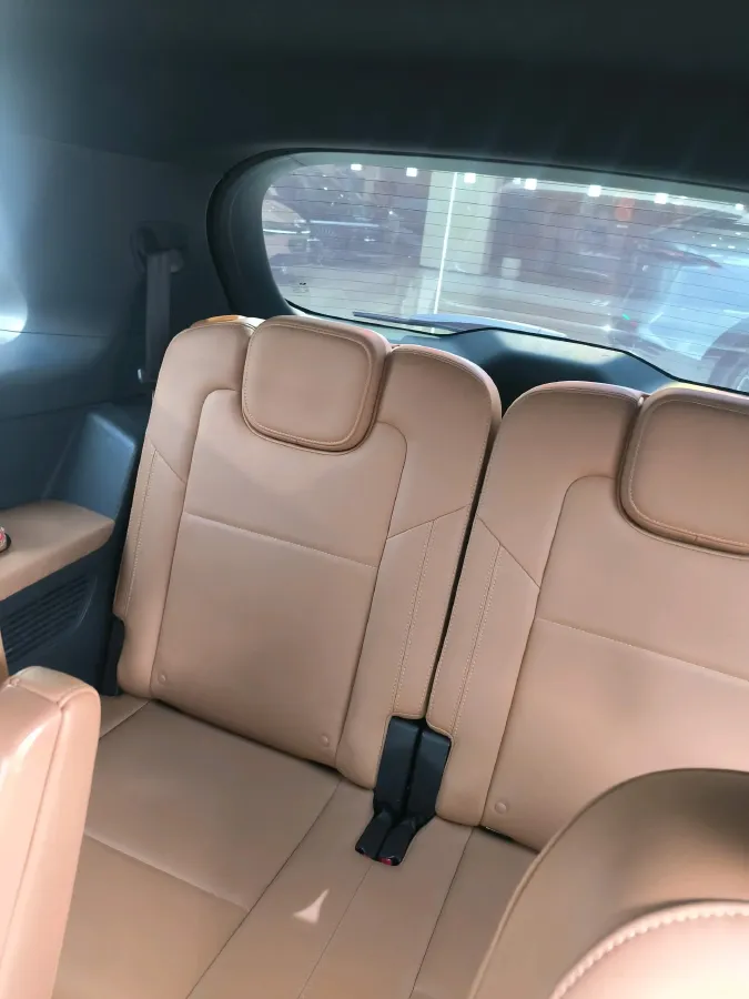 2021 Li ONE Range Extended 131HP REEV 40.5KWH,autocango,china used car exporter,china ev exporter,chinese used car exporter,chinese used ev exporter