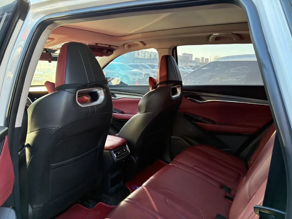 2022 ChangAn CS75 Plus 1.5T 178HP L4 6AT,autocango,china used car exporter,china ev exporter,chinese used car exporter,chinese used ev exporter